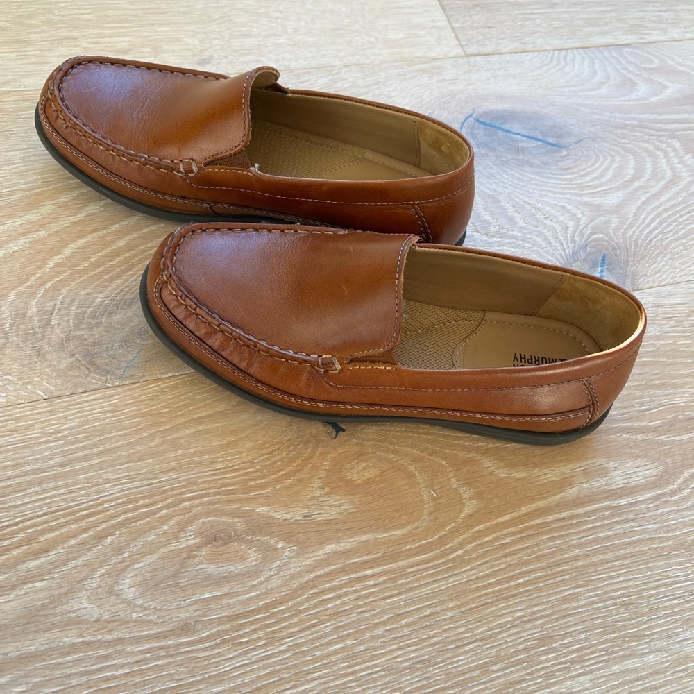 Boys Johnston & Murphy Locklin Venetian loafers. Size 3.5 youth. Color tan